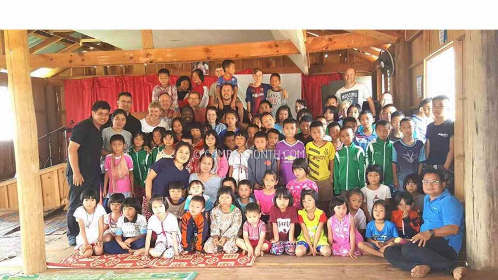 ผู้อุปการะเยี่ยมคริสตจักรพระพรแม่ลาเอก