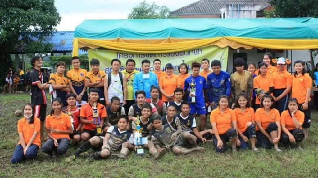 กิจกรรมร่วมกัน ”เวทีแลกเปลี่ยนความรู้ความสามารถ” ของกลุ่มสภาเยาวชนตำบลแม่ลาน้อย